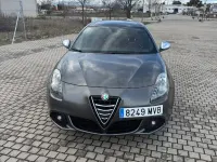 Usado Alfa Romeo Giulietta 170 CV (125 kW) 2012 Gris / plata Utilitario