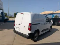 Usado Peugeot Partner 99 CV (72 kW) 2023 Blanco Monovolumen