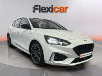 Usado Ford Focus ST-Line 125 CV (91 kW) 2019 Blanco Berlina