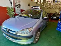 Usado Peugeot 206 70 CV (51 kW) 2003 Azul Berlina