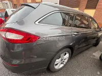 Usado Ford Mondeo Titanium 180 CV (132 kW) 2015 Gris / plata Familiar
