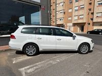 Usado VW Passat 105 CV (77 kW) 2012 Blanco Familiar