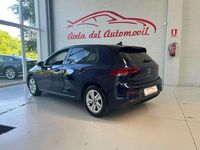 Usado VW Golf VIII Life 131 CV (96 kW) 2021 Azul Berlina