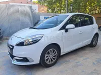 Usado Renault Scénic III Dynamique 130 CV (95 kW) 2012 Blanco Monovolumen