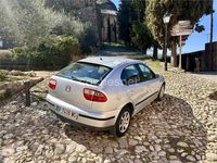 Usado Seat Leon Stella 90 CV (66 kW) 1999 Gris / plata Utilitario