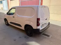 Usado Citroën Berlingo 102 CV (75 kW) 2022 Blanco Monovolumen