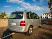 Usado VW Touran Trendline 140 CV (102 kW) 2005 Gris / plata Monovolumen