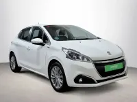 Usado Peugeot 208 Signature Sky 83 CV (61 kW) 2019 Blanco Utilitario