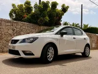 Usado Seat Ibiza Reference 70 CV (51 kW) 2013 Blanco Berlina