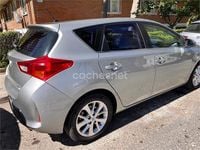 Usado Toyota Auris Active 126 CV (92 kW) 2013 Gris / plata Berlina