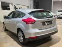 Usado Ford Focus Trend 120 CV (88 kW) 2016 Gris / plata Berlina