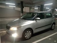 Usado Skoda Fabia Style 105 CV (77 kW) 2010 Gris / plata Berlina