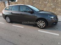 Usado Peugeot 308 SW Allure 130 CV (95 kW) 2018 Gris / plata Familiar