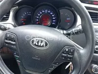 Usado Kia Ceed Sportswagon 110 CV (80 kW) 2016 Blanco Familiar