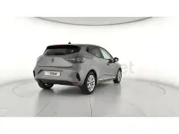 Usado Renault Clio V Evolution 100 CV (73 kW) 2025 Gris / plata Berlina
