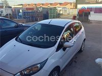 Usado Ford Fiesta Trend 100 CV (73 kW) 2014 Blanco Utilitario