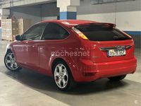 Usado Ford Focus Trend 115 CV (84 kW) 2009 Rojo Berlina