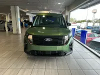Nuevo Ford Tourneo Courier Trend 125 CV (91 kW) 2026 Verde Monovolumen