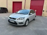 Usado Ford Focus Trend 115 CV (84 kW) 2009 Gris / plata Berlina