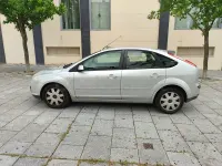 Używany Ford Focus Trend 115 KM (84 kW) 2008 Szary Sedan/Limuzyna