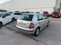 Usado Skoda Fabia Comfort 80 CV (58 kW) 2005 Gris / plata Berlina