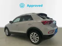 Usado VW T-Roc Life 110 CV (80 kW) 2024 Gris SUV