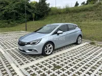 Usado Opel Astra Dynamic 110 CV (80 kW) 2016 Azul Berlina