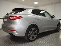 Usado Maserati Levante 430 CV (316 kW) 2016 Gris / plata SUV