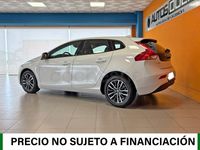 Usado Volvo V40 Momentum 120 CV (88 kW) 2018 Blanco Berlina