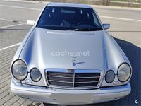 Usado Mercedes E320 Avantgarde 220 CV (161 kW) 1998 Gris / plata Berlina