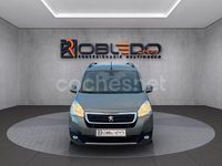 Usado Peugeot Partner Tepee Outdoor 120 CV (88 kW) 2017 Gris / plata Monovolumen