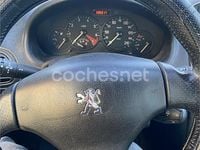 Usado Peugeot 206 110 CV (80 kW) 2002 Negro Berlina