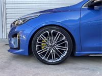Usado Kia Ceed 140 CV (102 kW) 2019 Azul Utilitario