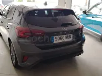 Usado Ford Focus ST-Line 125 CV (91 kW) 2023 Gris / plata Berlina
