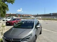 Usado Opel Astra Dynamic 125 CV (91 kW) 2016 Gris / plata Berlina