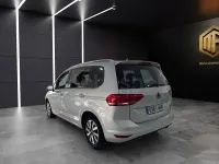 Usado VW Touran Advance 122 CV (89 kW) 2023 Gris / plata Monovolumen