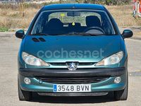 Usado Peugeot 206 70 CV (51 kW) 2002 Verde Berlina