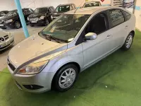 Usado Ford Focus Trend 109 CV (80 kW) 2011 Gris / plata Berlina