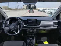 Usado Kia Stonic 84 CV (61 kW) 2022 Gris SUV