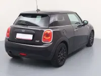Usado Mini ONE 102 CV (75 kW) 2019 Negro Utilitario