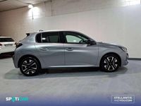 Usado Peugeot 208 Allure 102 CV (75 kW) 2024 Rojo Utilitario