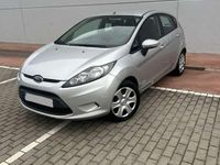 Usado Ford Fiesta Trend 69 CV (50 kW) 2012 Plateado Utilitario