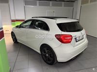 Usado Mercedes A180 Urban 109 CV (80 kW) 2015 Blanco Berlina