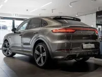 Usado Porsche Cayenne Platinum Edition 462 CV (339 kW) 2022 Gris SUV