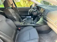 Usado Renault Mégane Zen 130 CV (95 kW) 2018 Azul Berlina