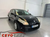Usado Renault Mégane Authentique 90 CV (66 kW) 2012 Gris Berlina