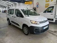 Usado Citroën Berlingo Feel 110 CV (80 kW) 2023 Blanco Monovolumen