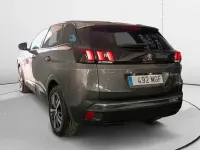 Usado Peugeot 3008 Allure 131 CV (96 kW) 2023 Gris SUV
