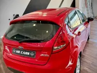 Usado Ford Fiesta Trend 95 CV (69 kW) 2010 Rojo Berlina