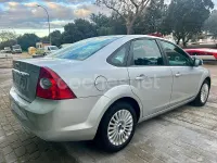 Usado Ford Focus Titanium 109 CV (80 kW) 2008 Gris / plata Berlina
